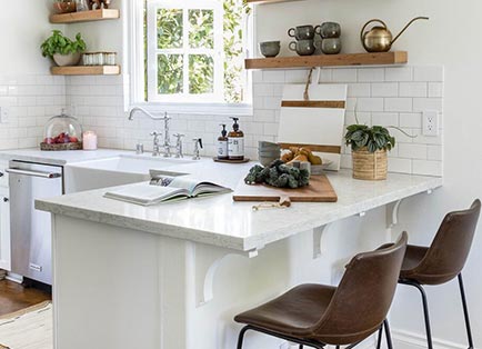 KITCHEN BAR