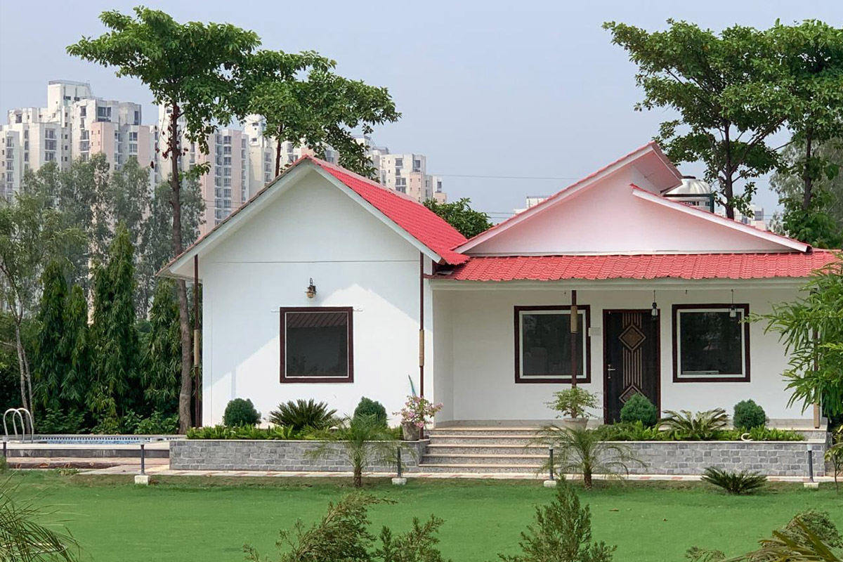 farmhouse in noida sector 151